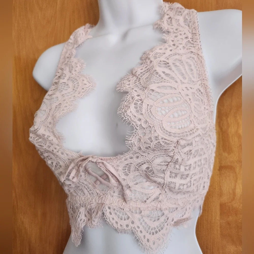 Victoria's Secret Dream Angels Lace Bralette Blush Wireless Mesh Lined Scalloped - Picture 4 of 8